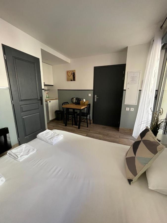 Casa Hotel Aix-en-Provence Esterno foto