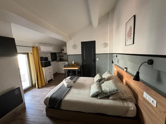 Casa Hotel Aix-en-Provence Esterno foto